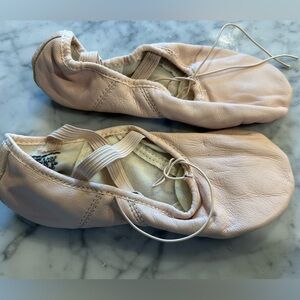 Capezio Leather Split Sole Ballet Slippers Shoes Juliet Style 2027 Adult 6M